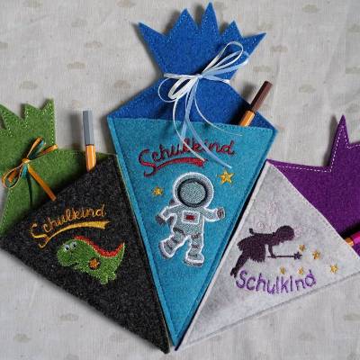 Kleine bestickte Schultüte aus Wollfilz *individuell nach Wunsch angefertigt