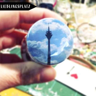 Rheinturm.Wolken.Blau Magnet