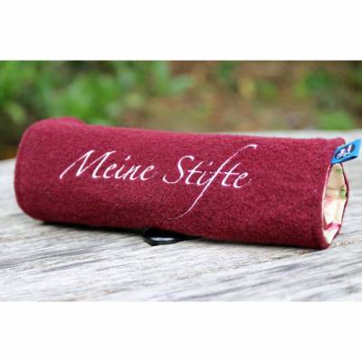 Rollmäppchen mit edlem Schriftzug bestickt aus  Wollstoff,  12 Fächer für Stifte, verschiedene Farben