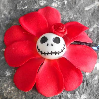 Skull , Jack, Haarspange, Haargummi ,  Plumeria, , Stoff, Hibiskus , Blume, rötlich 