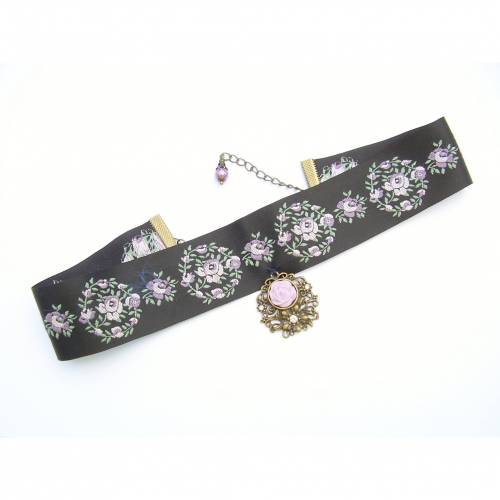 Kropfband lila Rose mit bronzefarbenen Anhänger