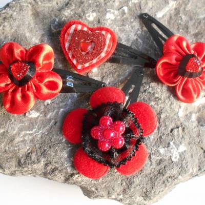 SET 4 Haarspangen mit  Motiv, Perlen & Satin, schwarz / rot – exklusiv & limitiert