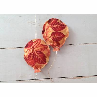 herbstliche Luftballons aus Stoff Blattmotiv