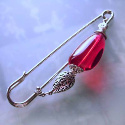 Schalnadel rot silber böhmisches Glas, 10cm lange Kiltnadel mit großem Glasnugget N10-S-15