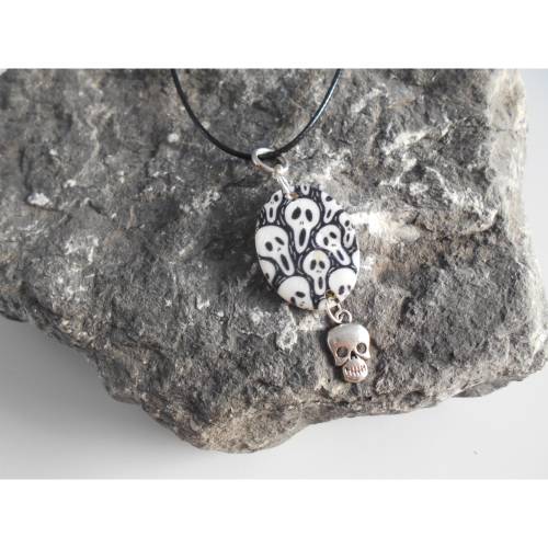 Naturstein Perlmutt mit Skulls, Totenkopf,   Kette 