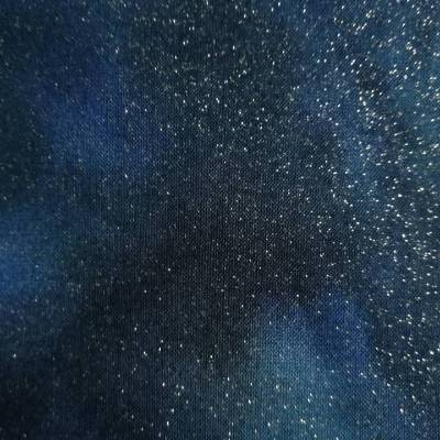Patchworkstoff, blau melierter Quiltstoff mit feinen Goldtüpfelchen - Woodrow Studio