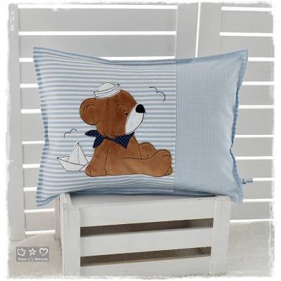 Namens-/Kuschelkissen 30cmx40cm hellblau/weiß, Doodlestickerei Teddy maritim und Wunschname