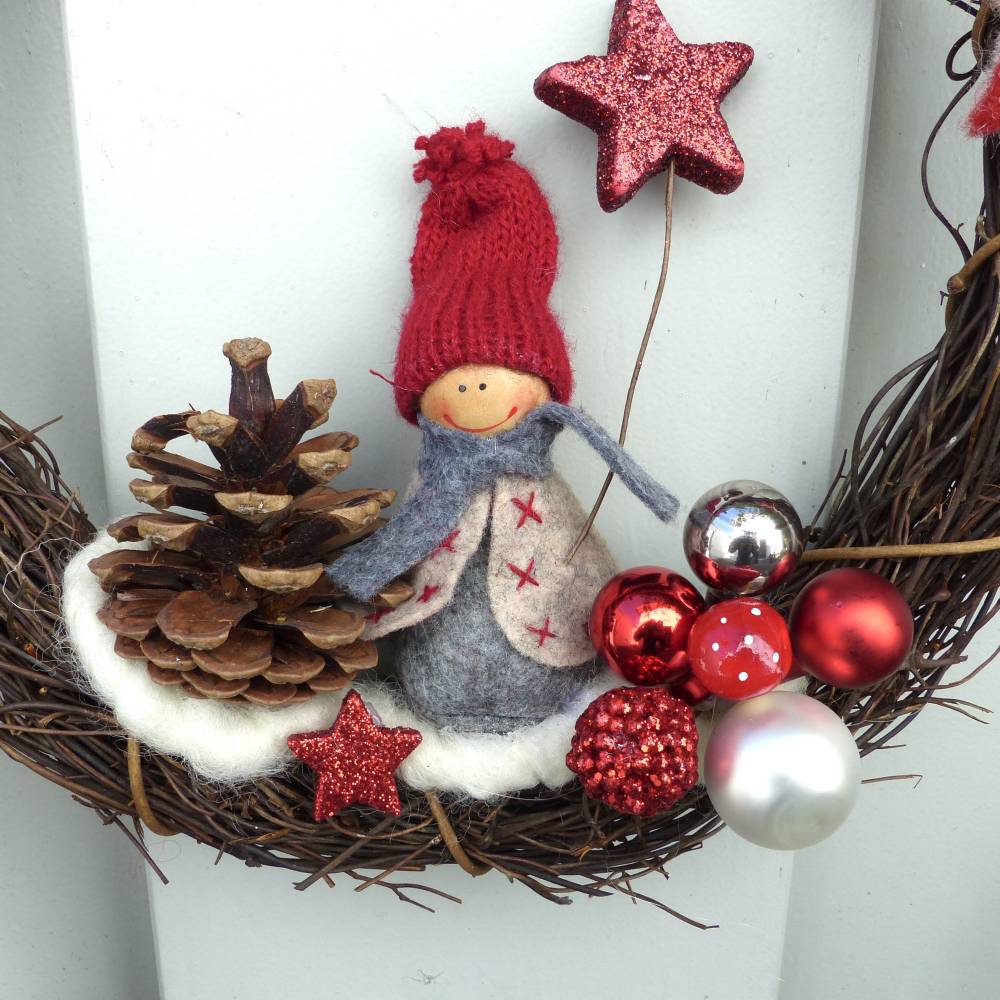 Türkranz aus Weide, Winterkranz, Deko-Kranz für den Winter, Adventskranz mit Wichtel, Naturkranz für Weihnachten