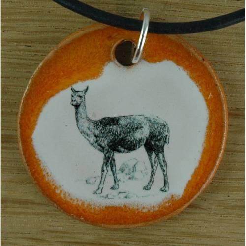 Orgineller Keramik Anhänger mit einem Lama. Peru Zoo Tiere Kette Kettenanhänger Halskette Modeschmuck Kinder Mädchen Jun