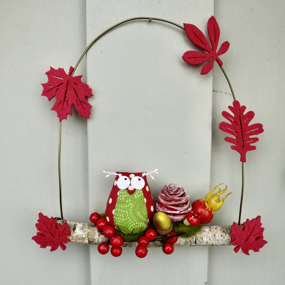 Herbst-Fensterdeko, Türkranz* mit Eule und Fliegenpilz auf Ast Bild 1