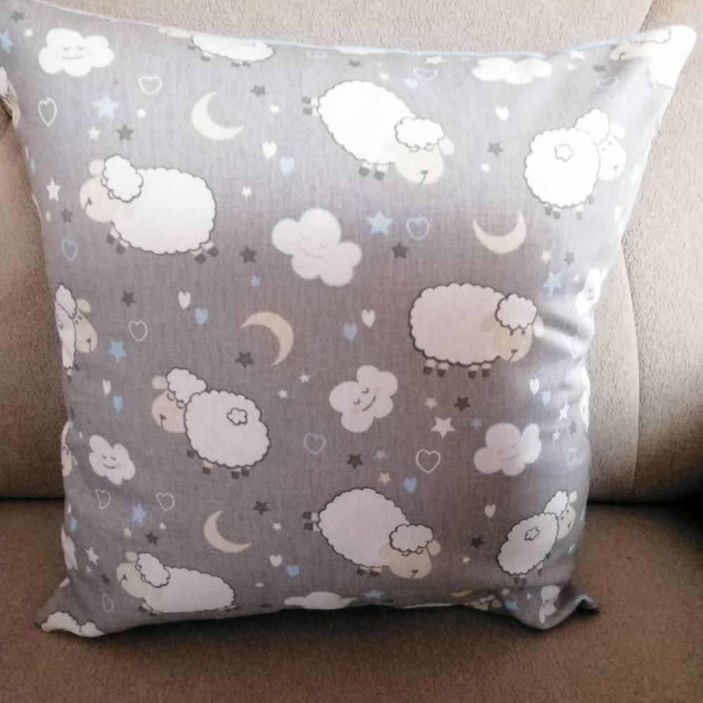 Dekokissen fürs Kinderzimmer, Kissen für Kinder, Kissen Bezug 30x30 cm , Schäfchen