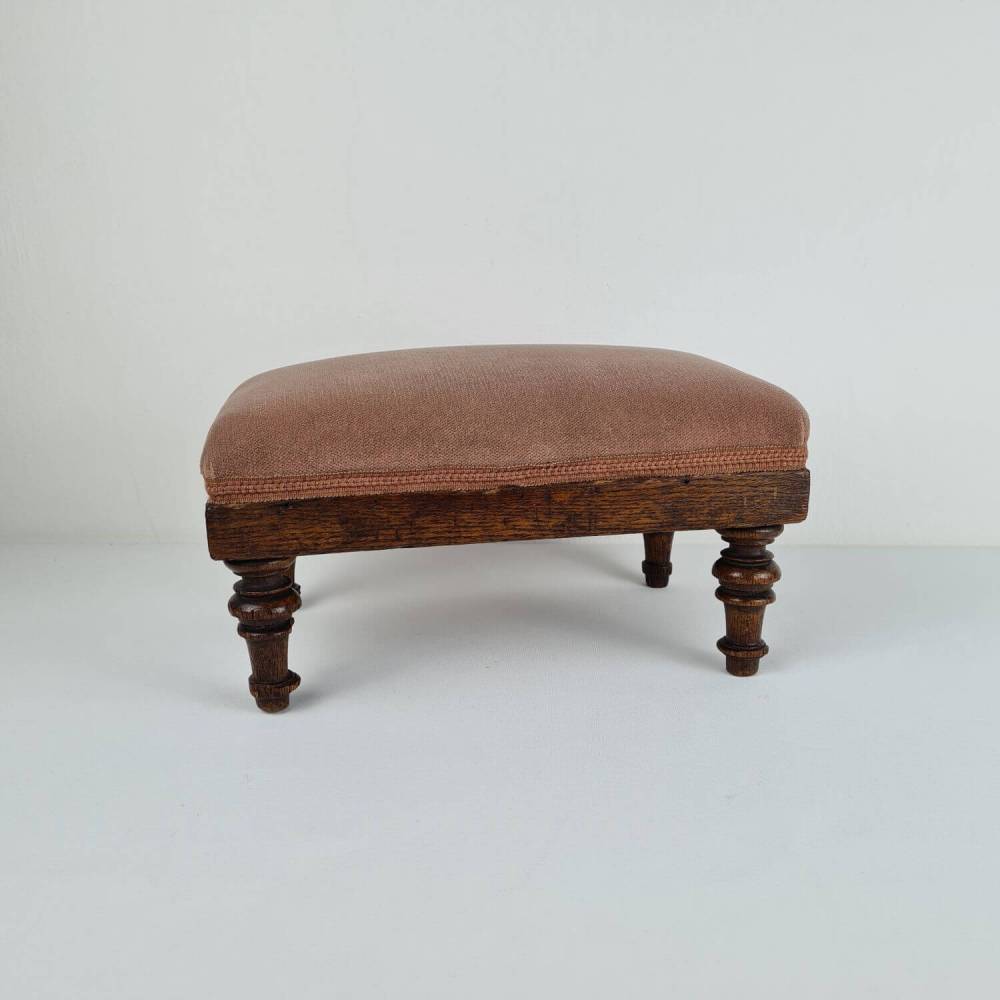 Antiker kleiner Fußhocker