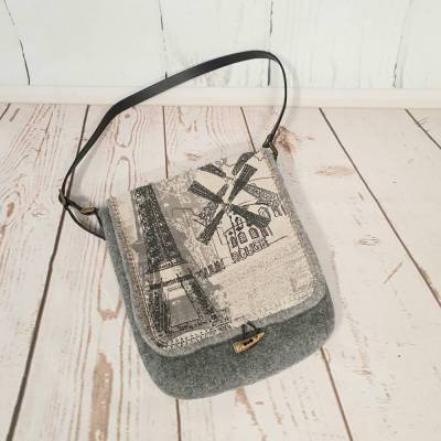 Gefilzte Schultertasche mit Motiv