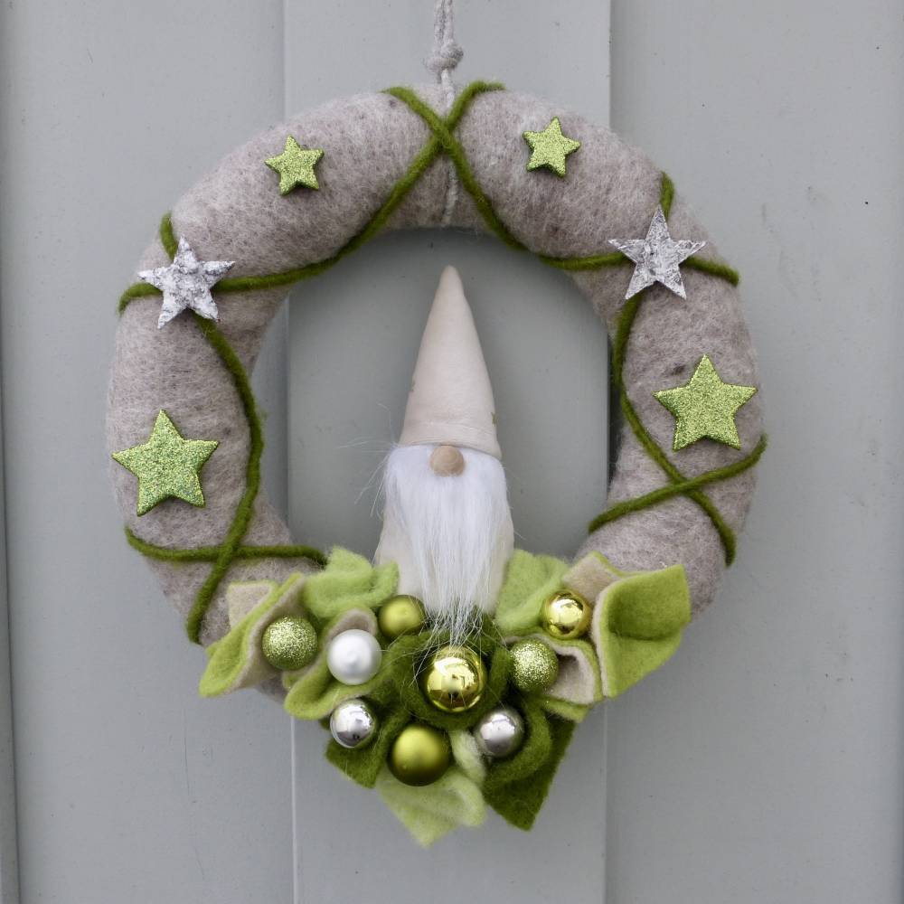Türkranz aus Filz, Winterkranz, Deko-Kranz für den Winter, Adventskranz mit Wichtel