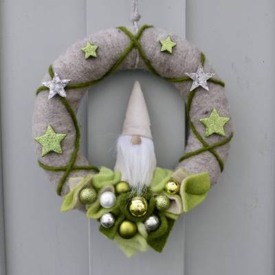Türkranz aus Filz, Winterkranz, Deko-Kranz für den Winter, Adventskranz mit Wichtel