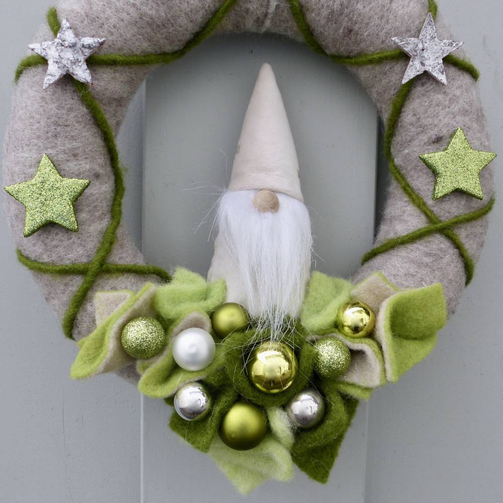 Türkranz aus Filz, Winterkranz, Deko-Kranz für den Winter, Adventskranz mit Wichtel