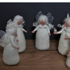 Engel aus Schafwolle - Goldreif im Haar