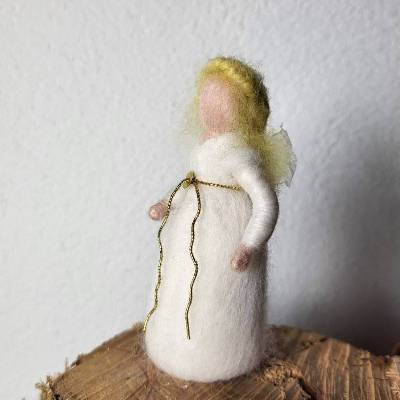 Engel aus Schafwolle - Goldsternchen