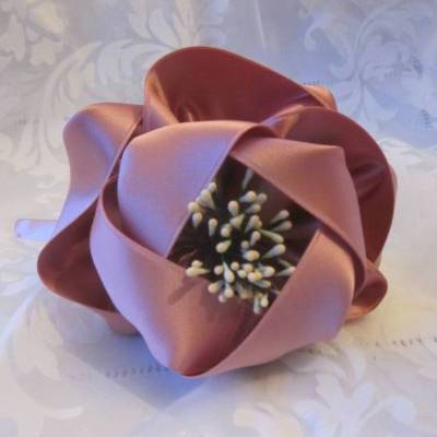 Romantische altrosa Haarblume Haarschmuck Haarreif mit Satinblume "Melissa"