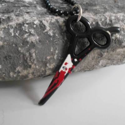 Blutige Schere 3D Statement Halskette Friseur Halloween – Acryl Kunststoff, 3 Längen