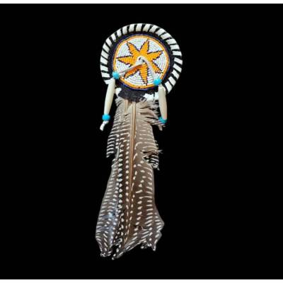 Haarschmuck – Indianische Haarspange aus Leder mit Perlen und Federn in Orange & Weiß (HS17)