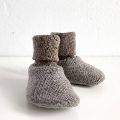 Babyschuhe 0-4 Monate Kaschmir Merinowolle beige/hellbraun Upcycling Neugeborenenschuhe