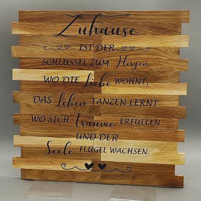 Holzschild mit Spruch "Zuhause ist..."