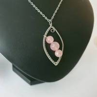 Drahtschmuck Anhänger mit Perlen / Rosenquarz Anhänger aus Edelstahldraht/ Halskette mit Edelstein, Boho Kette