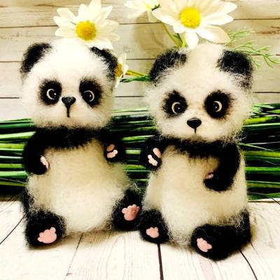Design Dekofigur Panda gehäkelt,  Panda Dekofigur,  Figur Panda. Pandabär Geschenk