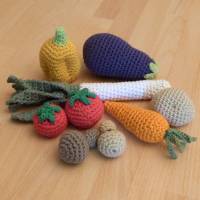 gehäkeltes Gemüse für Kaufladen und Kinderküche, Biobaumwolle, Handarbeit