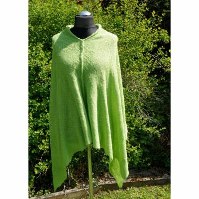 Strickponcho, Überwurf, Schulterwärmer grün