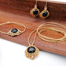 Makramee Schmuckset mit Pietersit aus Halskette, Armband und Ohrringen
