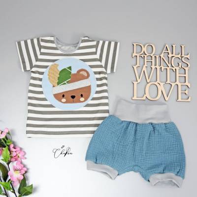 Babyset Junge Gr. 68 T-Shirt & Pumphose, Musselinhose Blau, T-Shirt weiß Grau, Stickdatei Indianer Bär, Sommerkleidung,