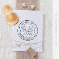 Familienstempel mit Namen - Figuren - Männchen - Adressstempel - Holzstempel personalisiert - 353