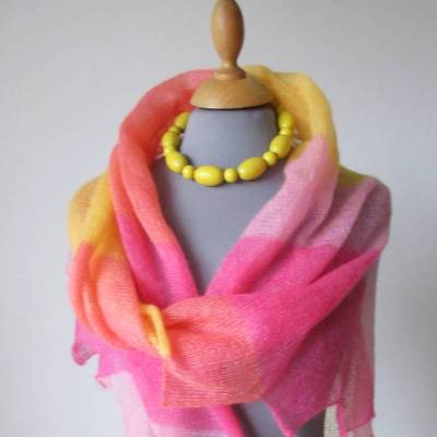 Buntes Dreieckstuch aus Mohair, duftiges Schultertuch, zarter Sommer-Schal Frauen, Geschenk für sie