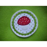 Applikation / Aufnäher rund mit appliziertem Pilz
