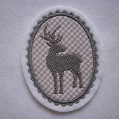Applikation / Aufnäher oval mit gesticktem Hirsch
