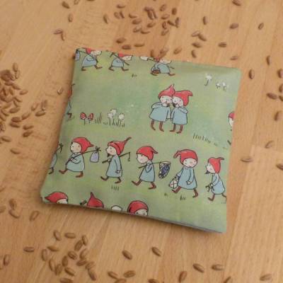 Kleines Wärmekissen, Dinkelkissen, 12 x 12 cm, grün mit Zwergenmotiv, Biobaumwolle, Handarbeit 