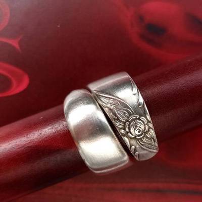 Besteckschmuck Ring  *Flora* Ring aus einem Löffel Stielende Größe 55/56