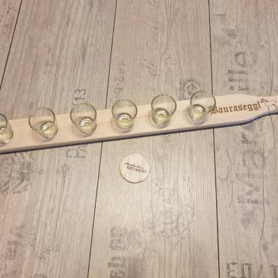 Schnapslatte, Schnapsbrett, ideales Geschenk, Schnapslatte aus Fichte mit Stamperl