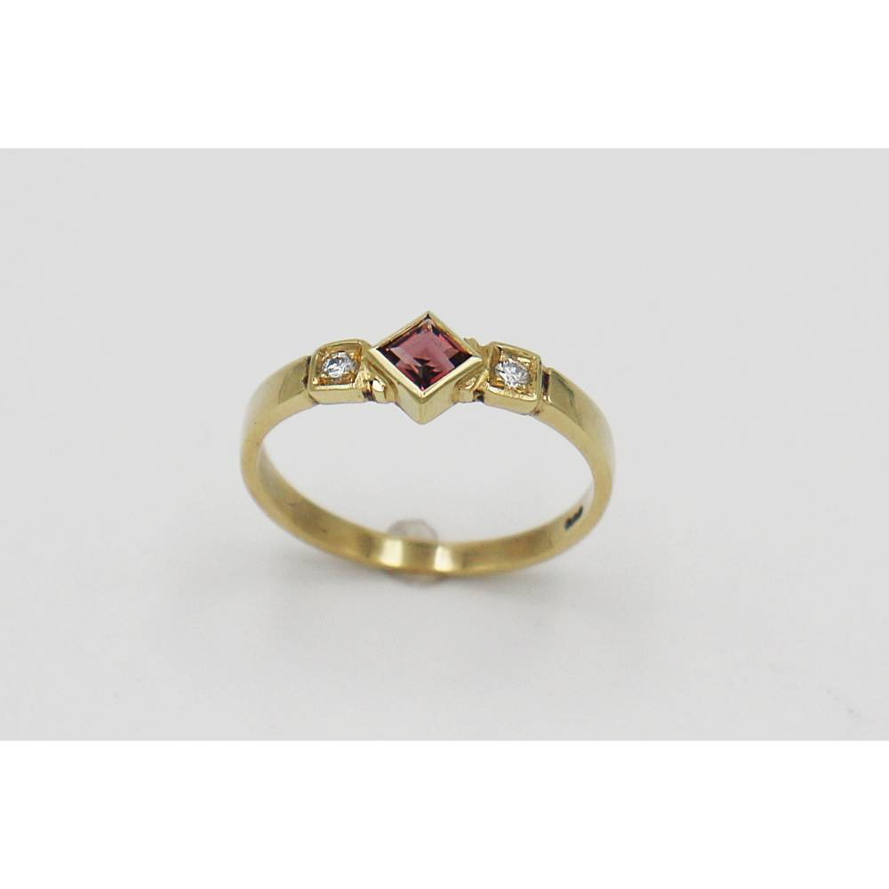 Gelbgoldring 585 mit rotem Turmalin und Brillanten – Turmalinring, 14 k Gold mit 2 Brillanten Bild 2