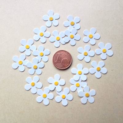 20 gestanzte Blümchen mit aufgeklebtem Stempel, weiß/gelb zum Basteln und Dekorieren