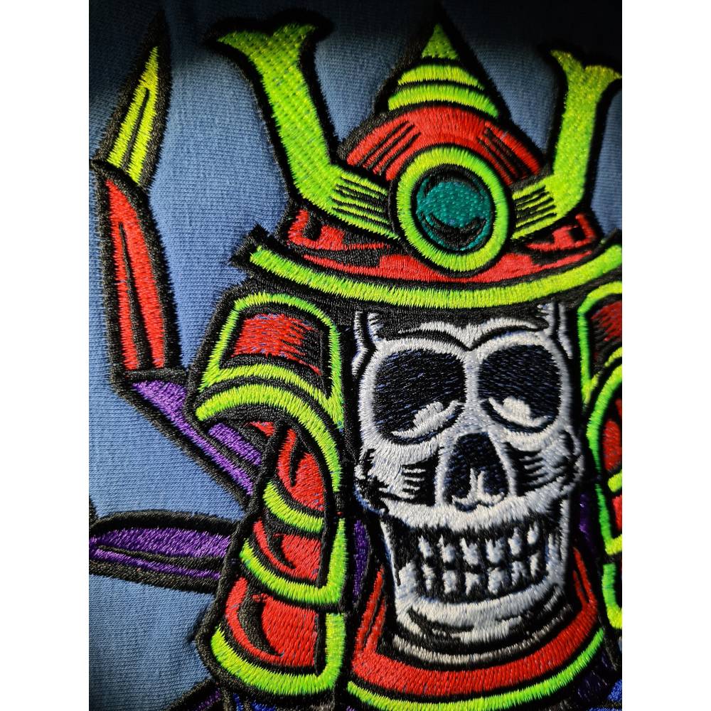 Stickdatei "Samurai skull" verschiedene Größen Bild 4