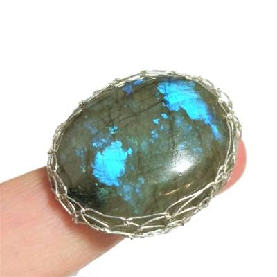 Ring mit 30 x 25 mm großem Labradorit Stein oval poliert schimmernd in wirework boho chic 