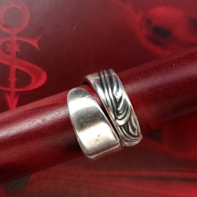 Besteckschmuck Ring  *Wave* Ring aus einem Löffel Stielende Größe 56