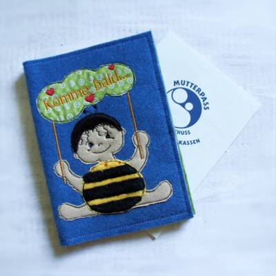 Bestickte Mutterpasshülle aus Filz *Motiv Biene *nach Wunsch individuell angefertigt