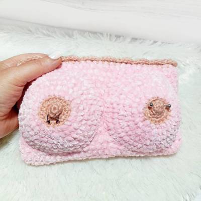 Kosmetiktäschchen oder Federmäppchen BRÜSTE mit Piercings