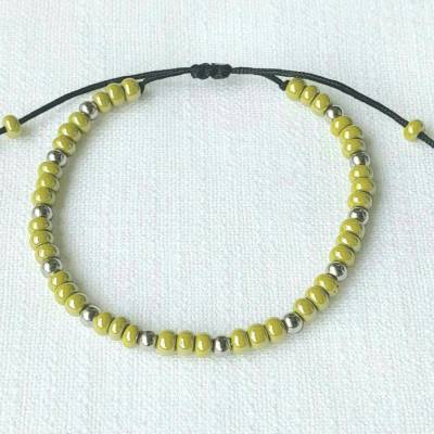 Rocailles Armband in Kakifarben mit Edelstahlperlen