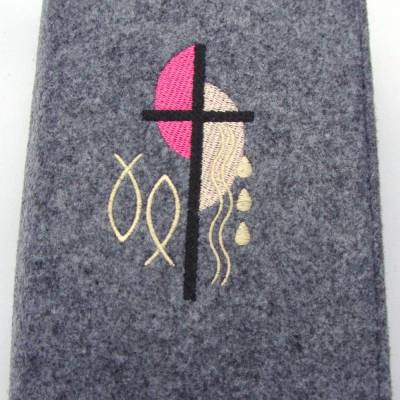 Gotteslobhülle handgefertigt Filz 3mm graumeliert Kreuz Kreise Strahlen Fische personalisierbar Name Datum betickt 