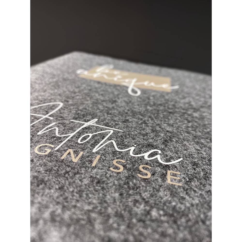 Zeugnismappe aus Filz *be unique* | personalisiert mit Namen und Farbe Bild 2